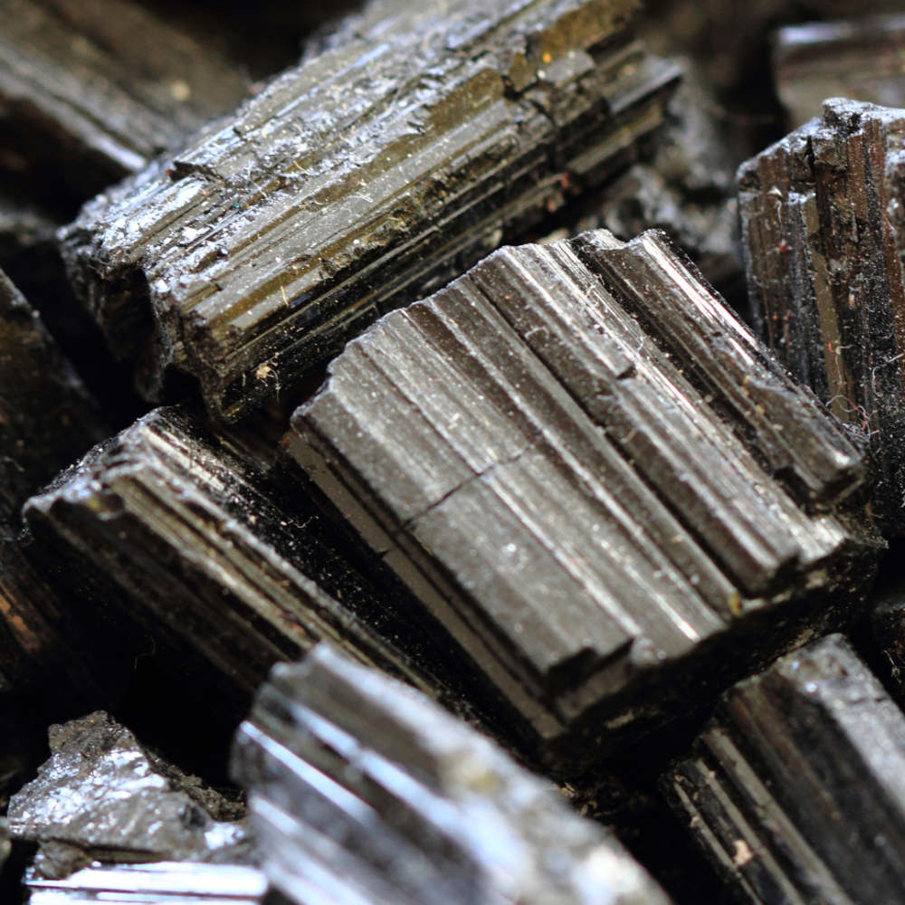 Schwarzer Turmalin - Schutz, Stärke & Stil