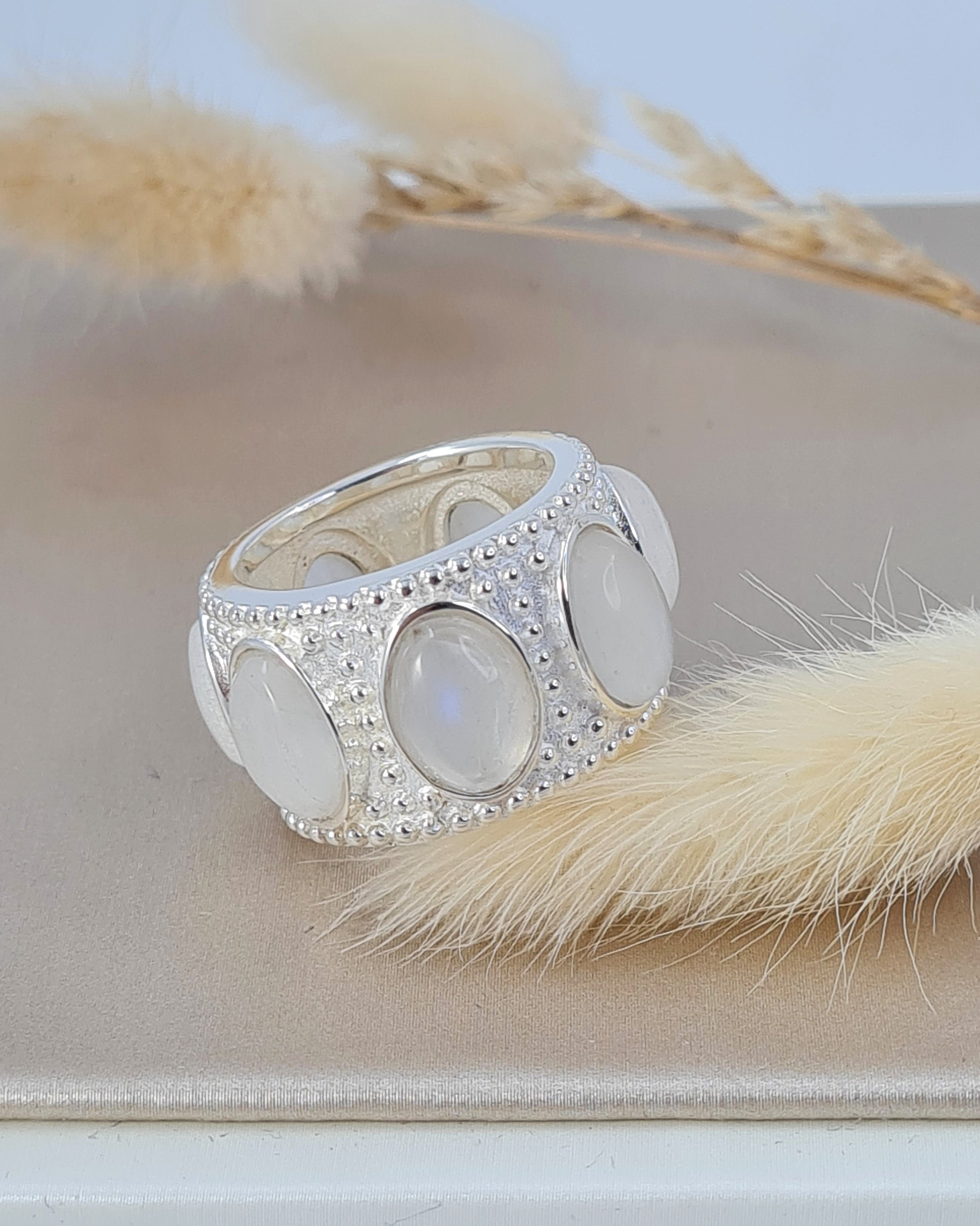 Breiter Silberring mit Regenbogen-Mondstein | Statement Ring 925 (DFR 103)