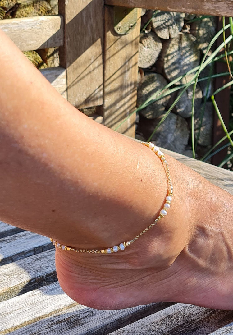 Fusskette aus vergoldetem Sterlingsilber 925 und Süsswasserperlen * (FK 13)