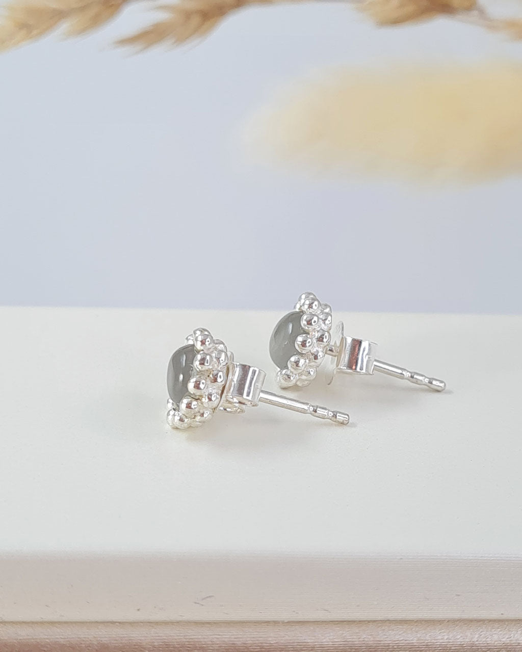Graue Mondstein Ohrstecker - Sterling Silber 925 mit Dots, elegante Ohrringe (DOS 146)