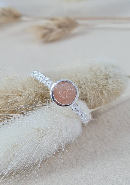 Ring aus Silber mit peach Mondstein (DFR 91)