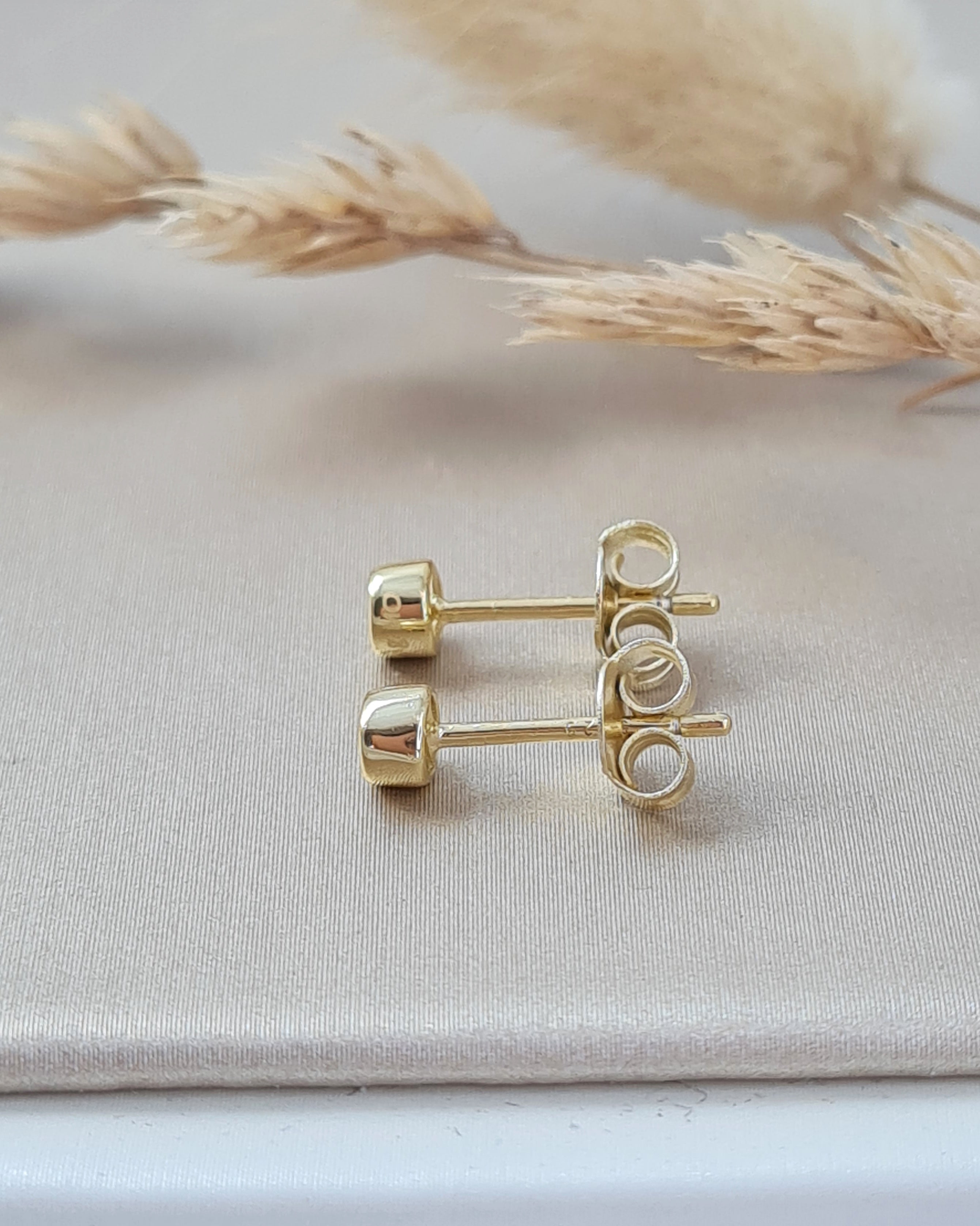 Zirkonia Ohrstecker 4 mm | Silber Schmuck vergoldet Schweiz