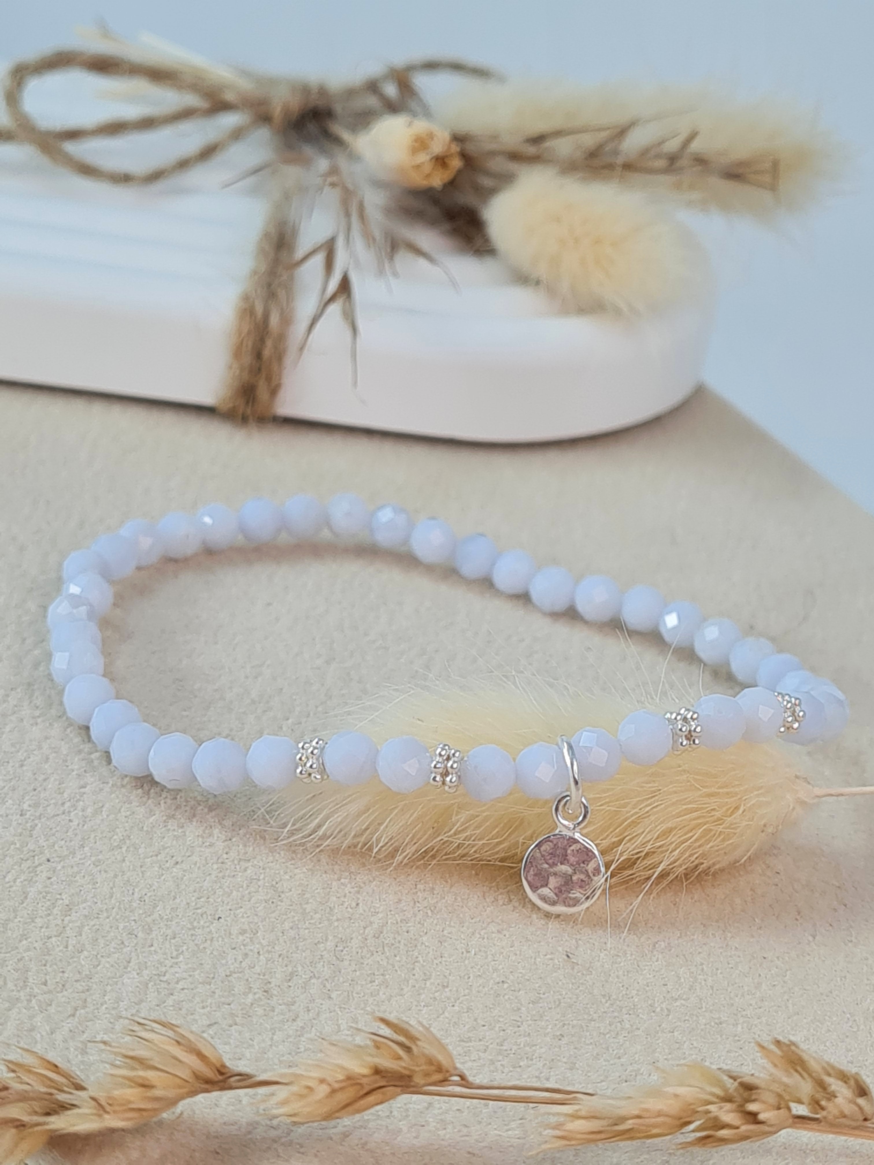 Chalcedon Armband 4 mm mit gehämmertem 925 Silber Anhänger * (DAB 290)
