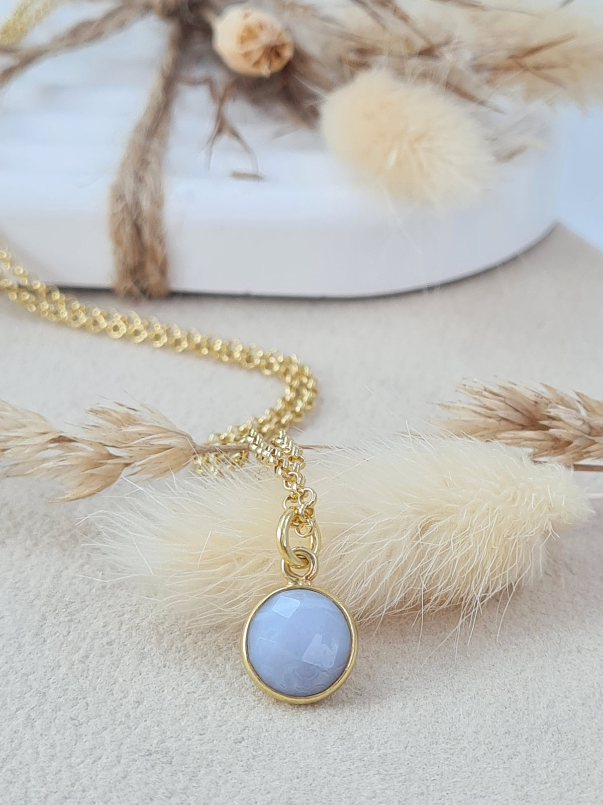 Echt vergoldete Silberkette mit Chalcedon-Anhänger (DHS 138)