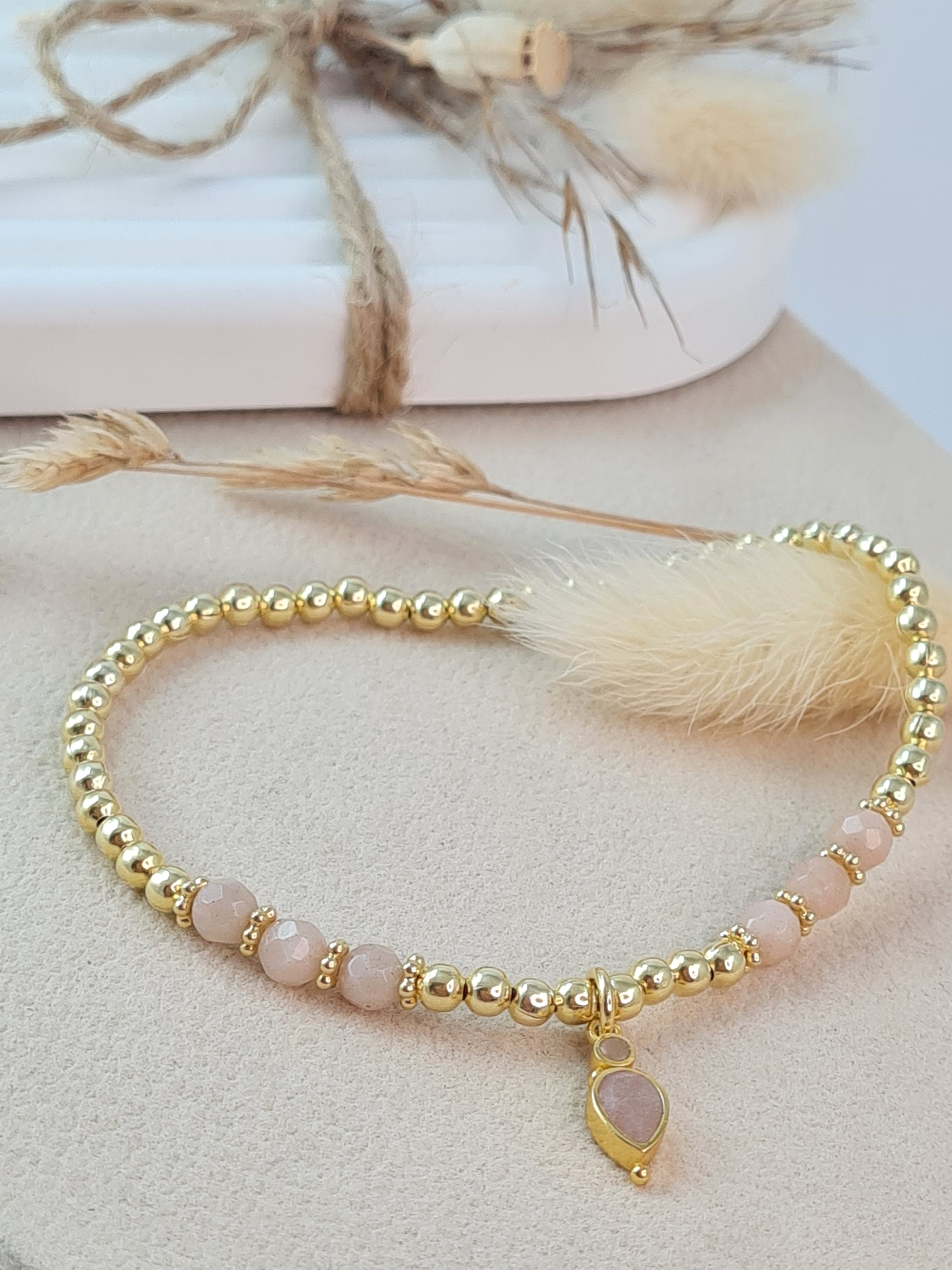 Goldarmband mit Peach Mondstein & Tropfenanhänger – 925er Silber vergoldet * (DAB 265)