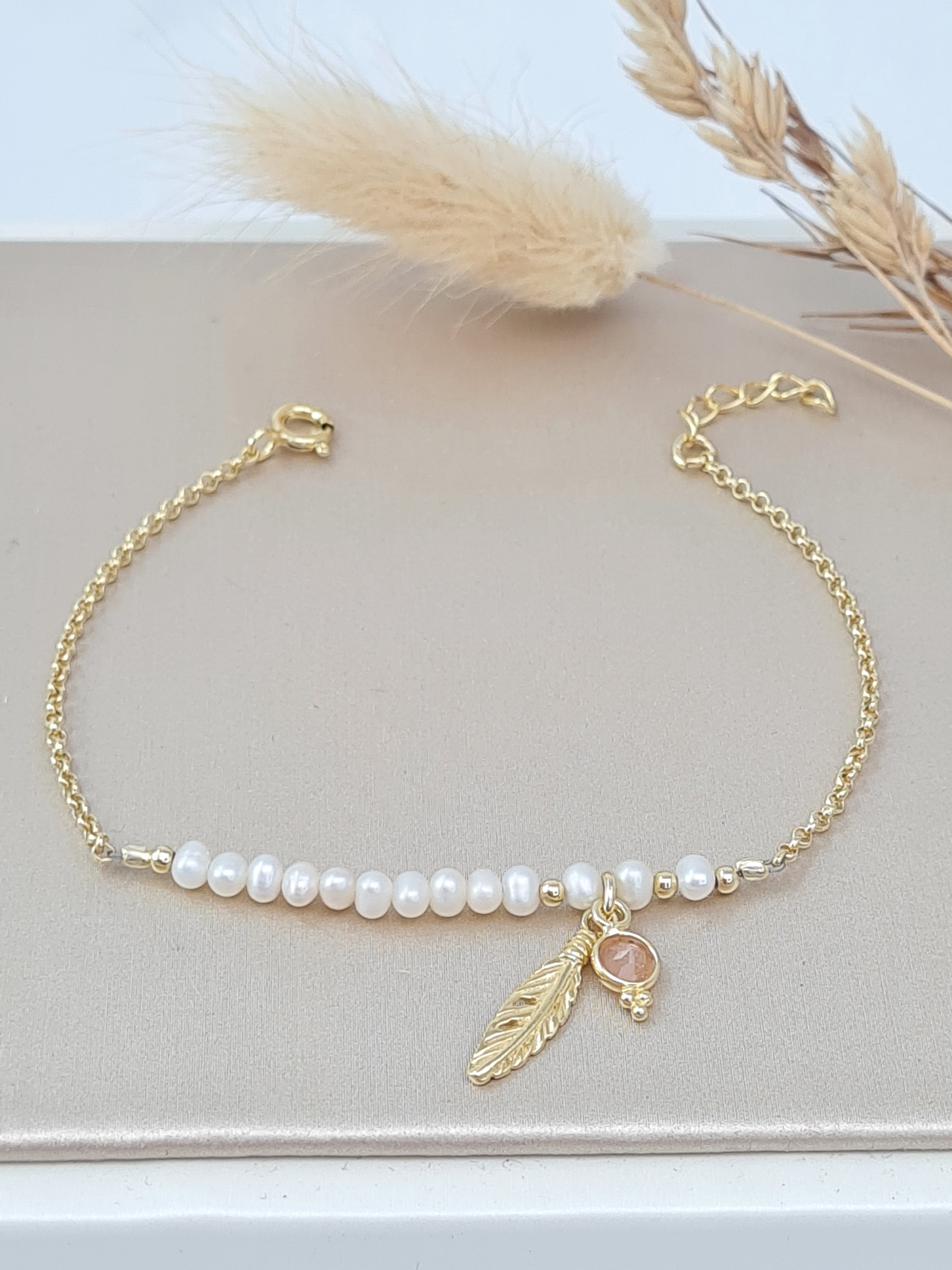 Zartes Goldarmband mit Peach Mondstein & Perlen | 925 Silber vergoldet (DAB 248)