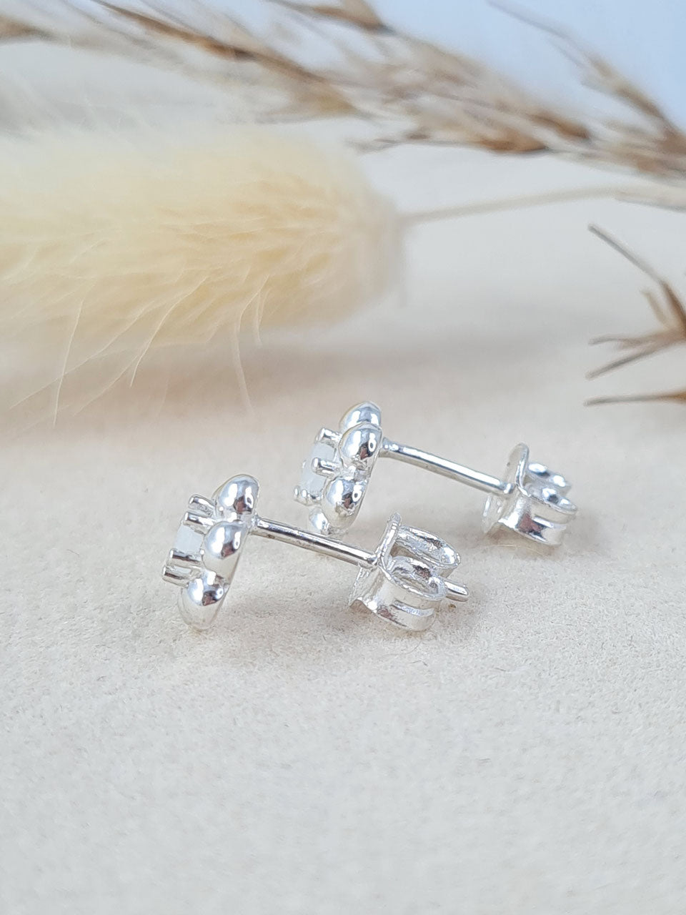 Mädchen Ohrstecker Silber mit Mondstein (OSM 4)