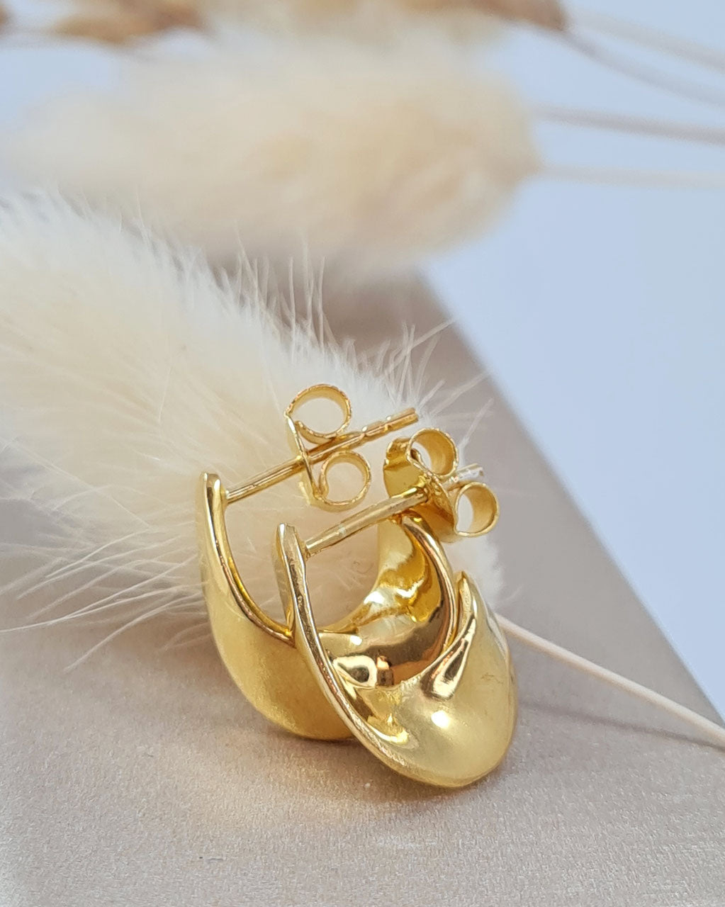 Gold-Creolen Twist für moderne Mädchen (OSM 20)