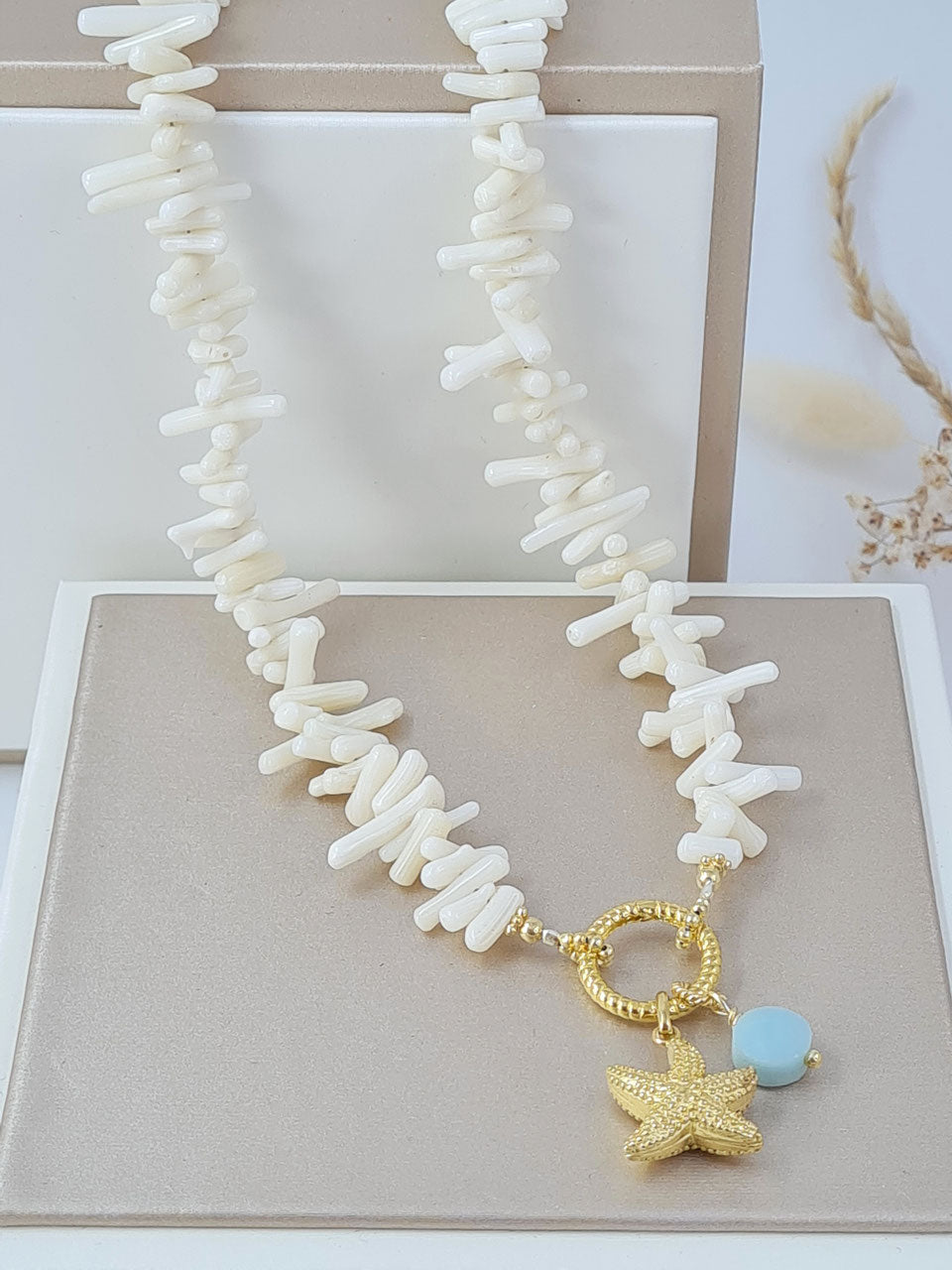 Korallen Kette weiss mit Seestern & Amazonit (DHS 91)