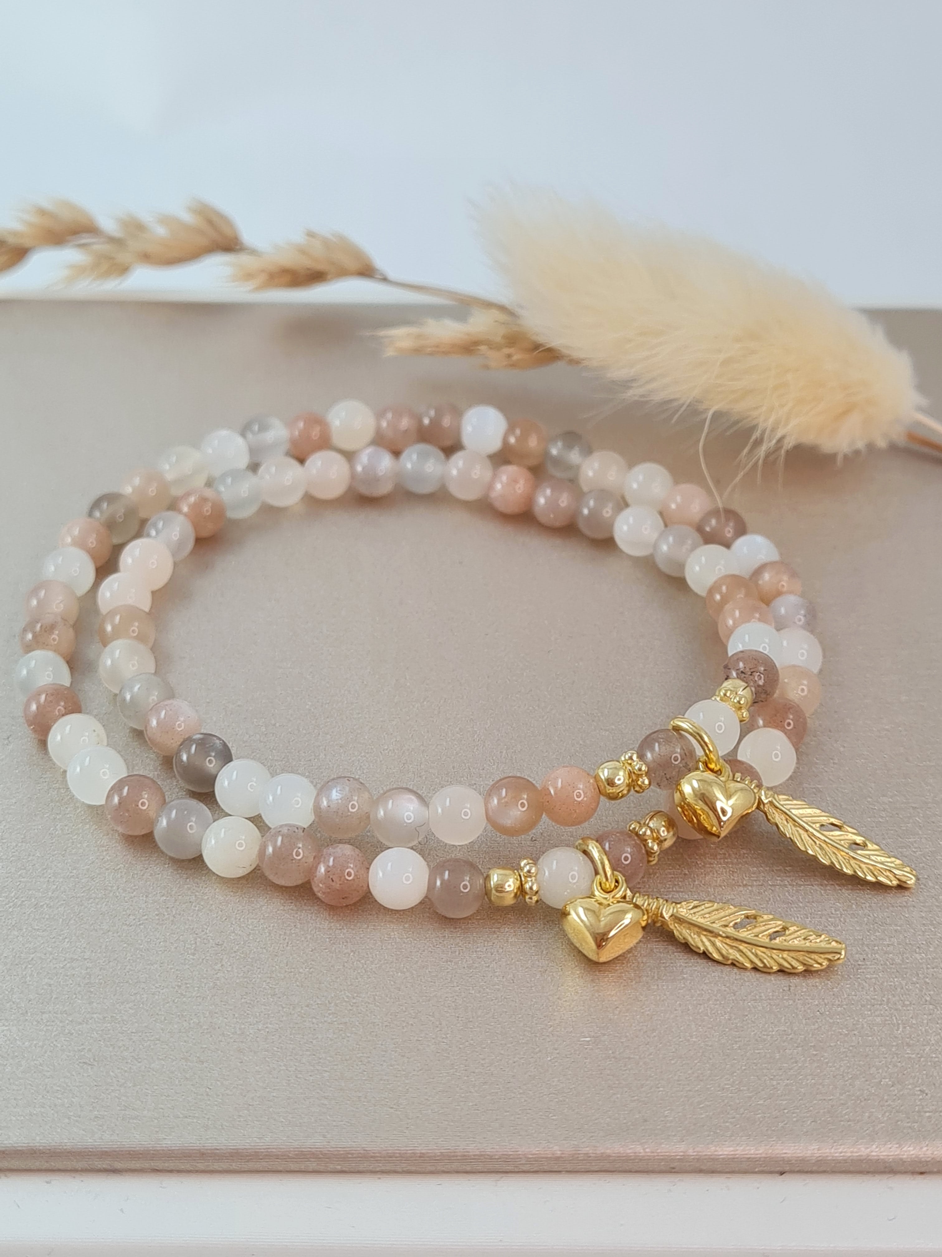 Mutter Tochter Armbänder Mondstein – Herz & Feder vergoldet (MT 32)