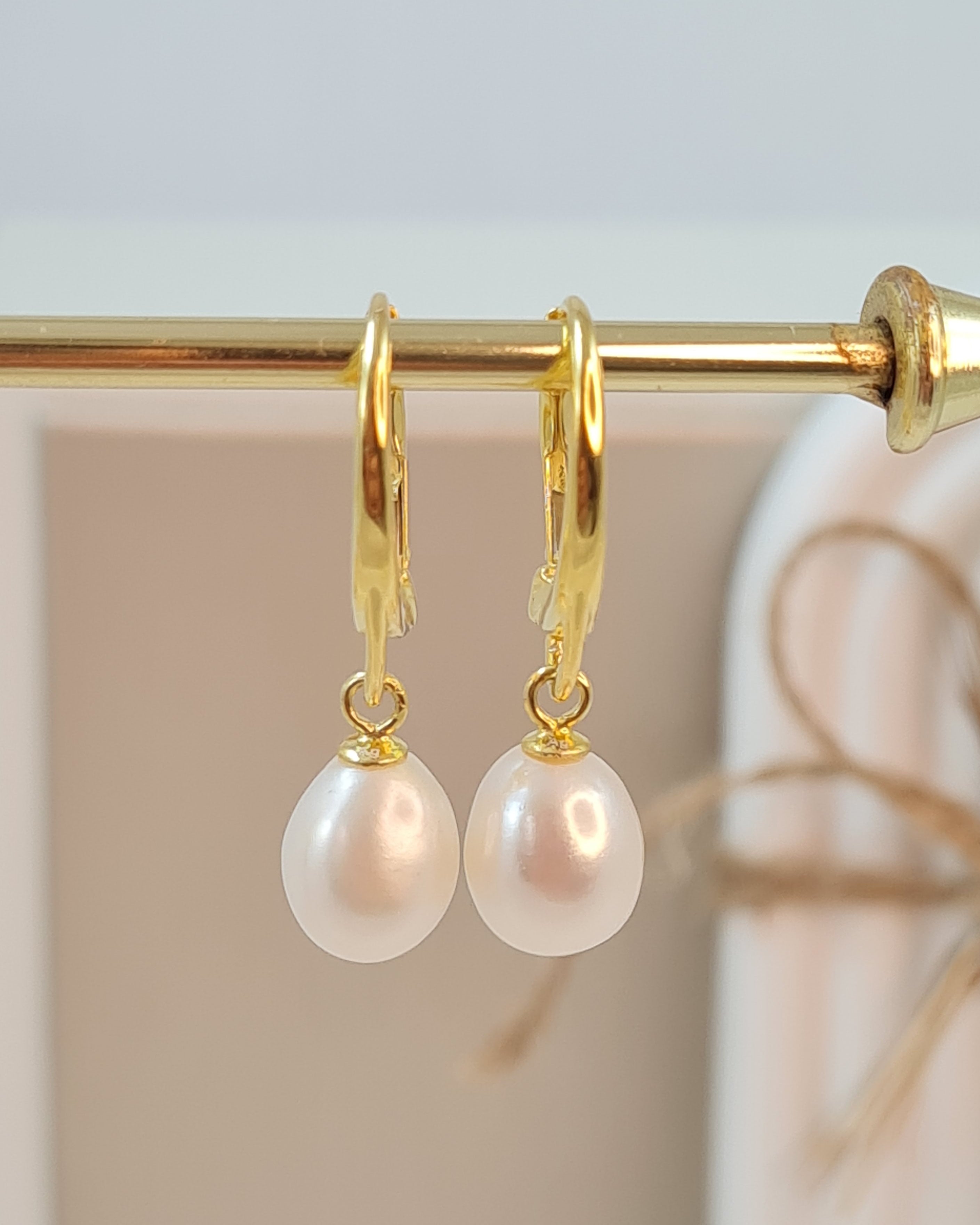Vergoldete Perlen-Ohrringe – elegante Süsswasserperlen (DOS 157)