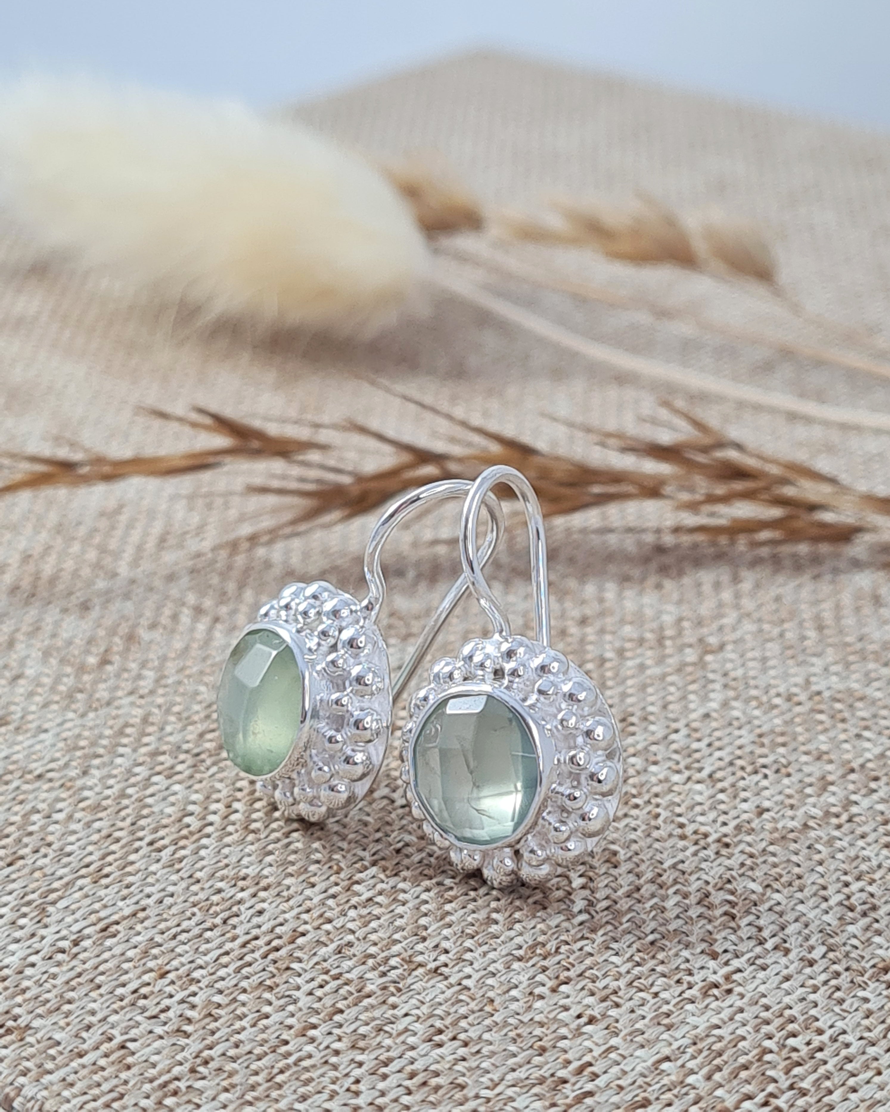 Prehnit Ohrringe Silber 925 | Facettierte Edelstein-Ohrringe in zartem Grün (DOS 153)