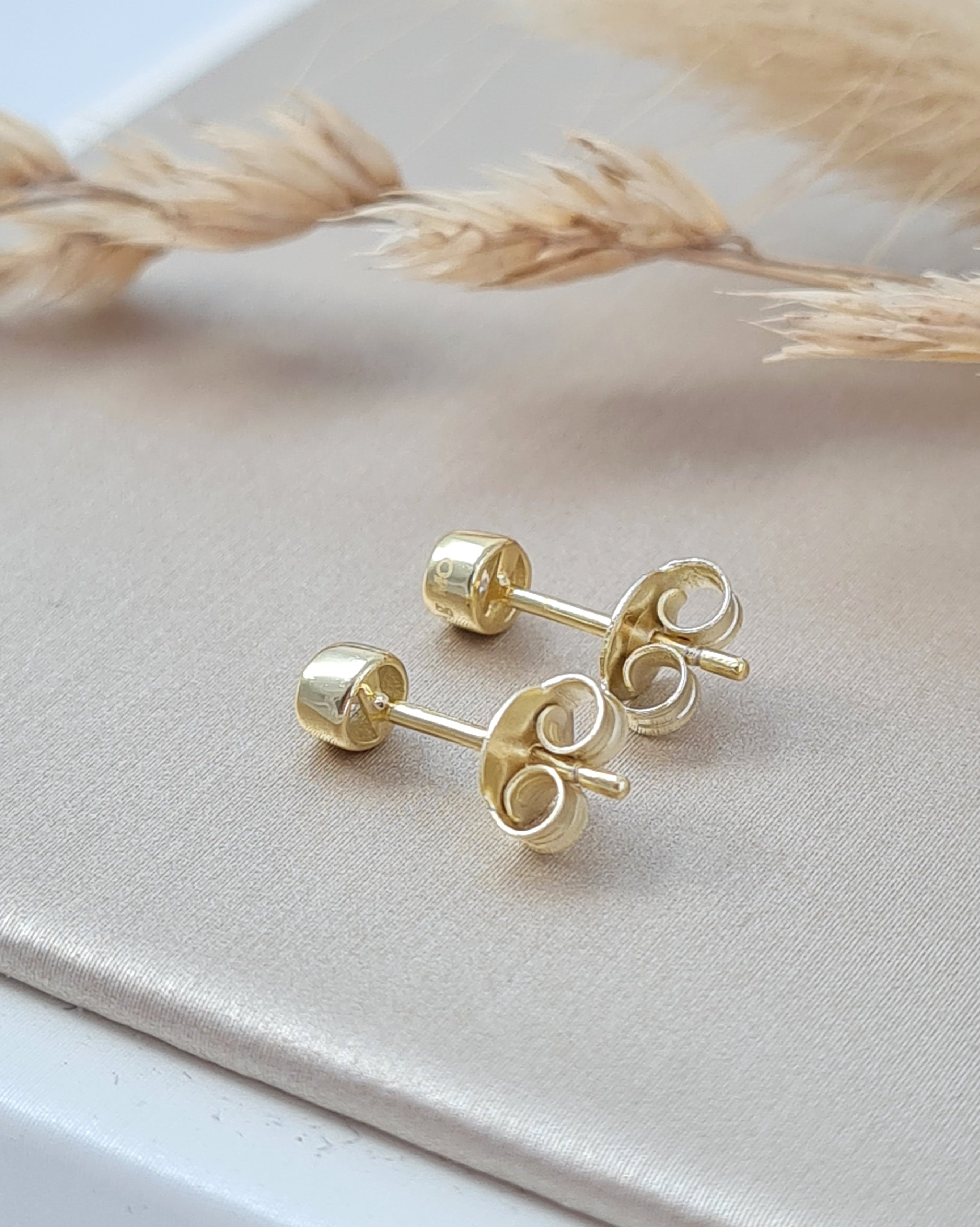 Zirkonia Ohrstecker 4 mm | Silber Schmuck vergoldet Schweiz